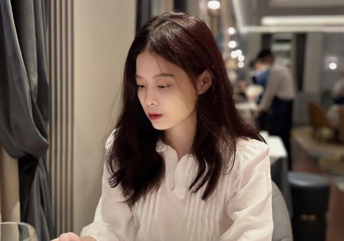 Nguyễn Thị Huyền - Pre-intermediate 02