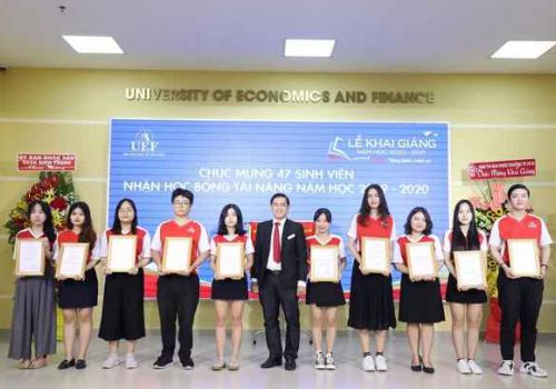 Tiếng Anh tốt được hai lợi thế: Vào đại học, nhận học bổng 50%